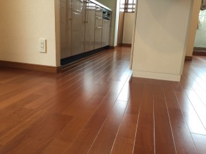 千葉県船橋市北本町　レクセル新船橋　中古マンション　天然木フローリング　剥離後①