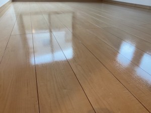 神奈川県川崎市宮前区　成建建設　ウッドワン　コンビットリアージュ152（木目柄ペール色）・ピノアース（ナチュラル色）　施工後①