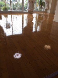 神奈川県横須賀市西浦賀　ヴェラシス浦賀2番館　築15年　天然木フローリング　施工後