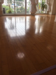 神奈川県横須賀市西浦賀　ヴェラシス浦賀2番館　築15年　天然木フローリング　施工前